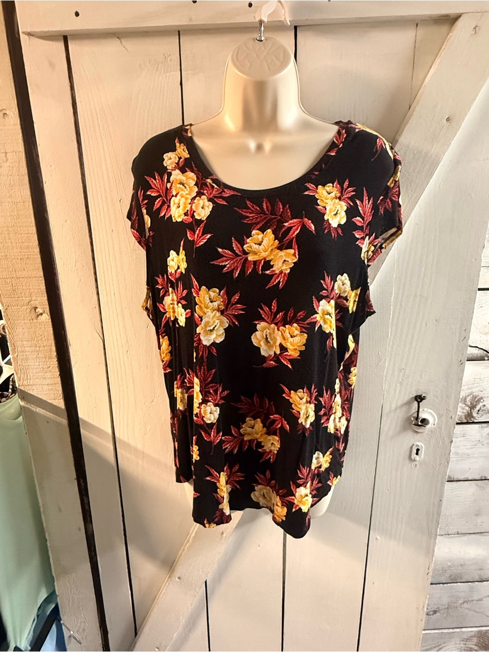 Nue Options Black Short Sleeve Scoop Neck Top with Yellow Floral Print